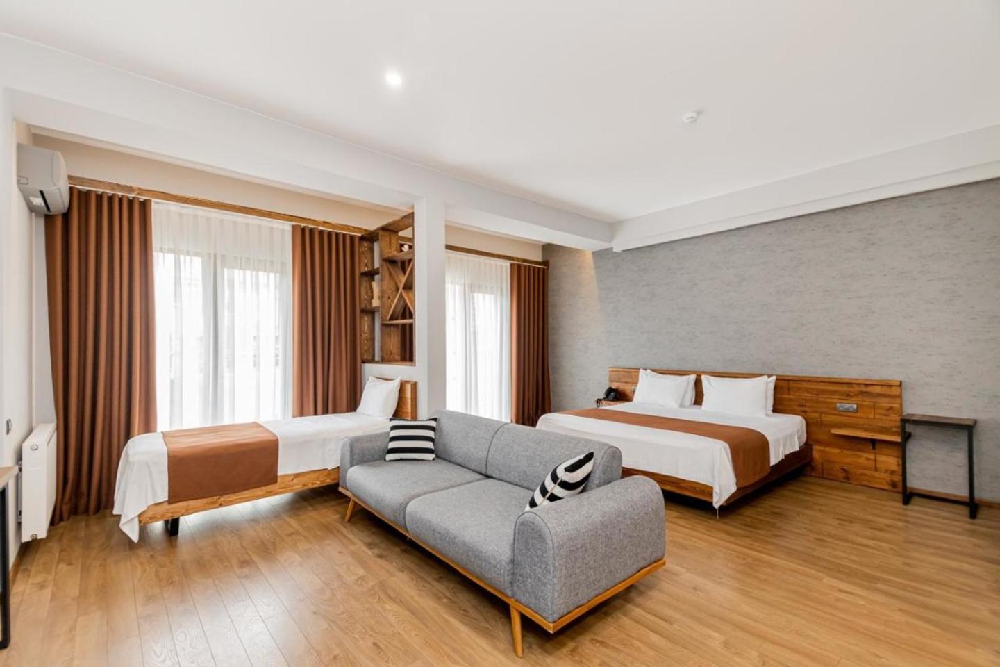 Ivy Hotel Tbiliszi Kültér fotó